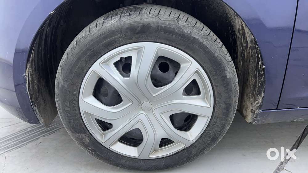 Tata Altroz Xm (s) Petrol, 2024, Petrol