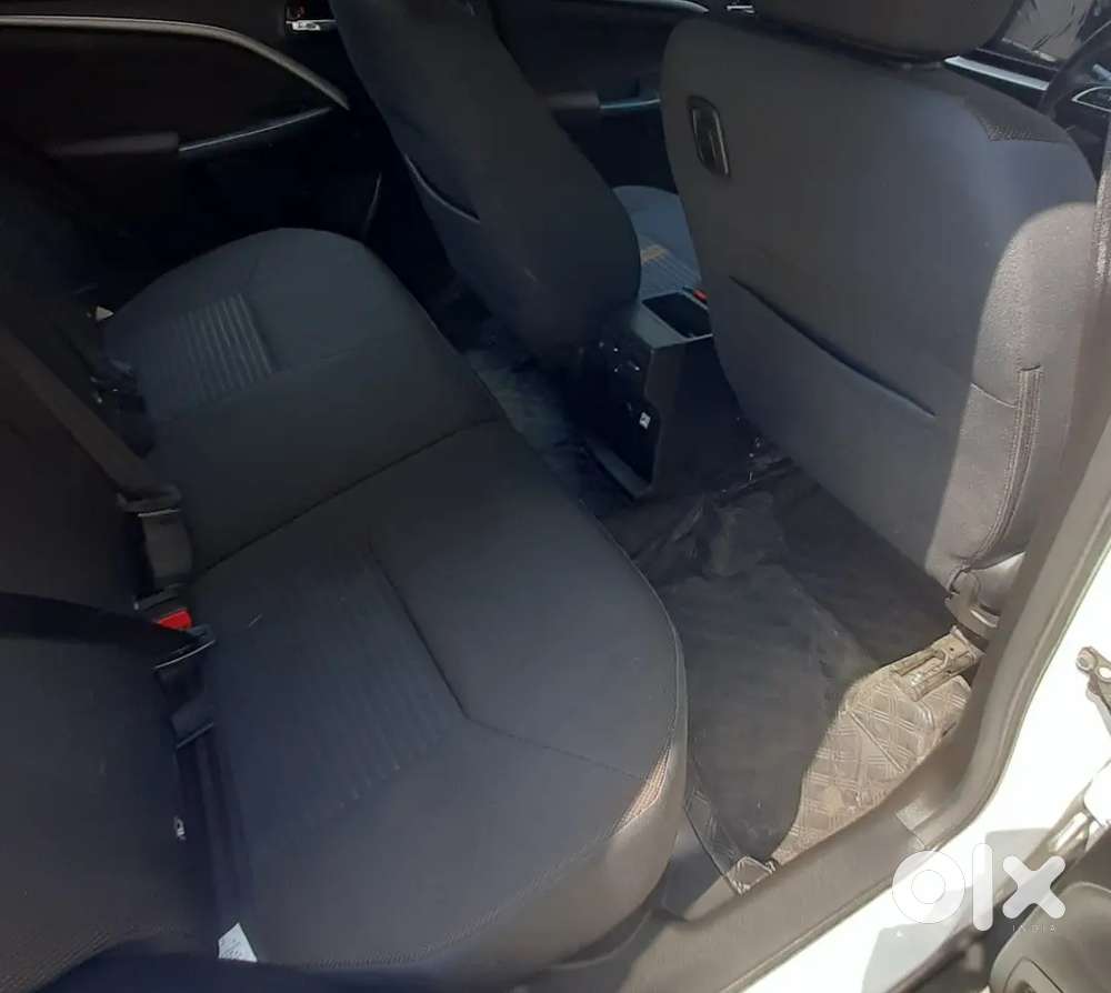 Maruti Suzuki Brezza Zxi 2025