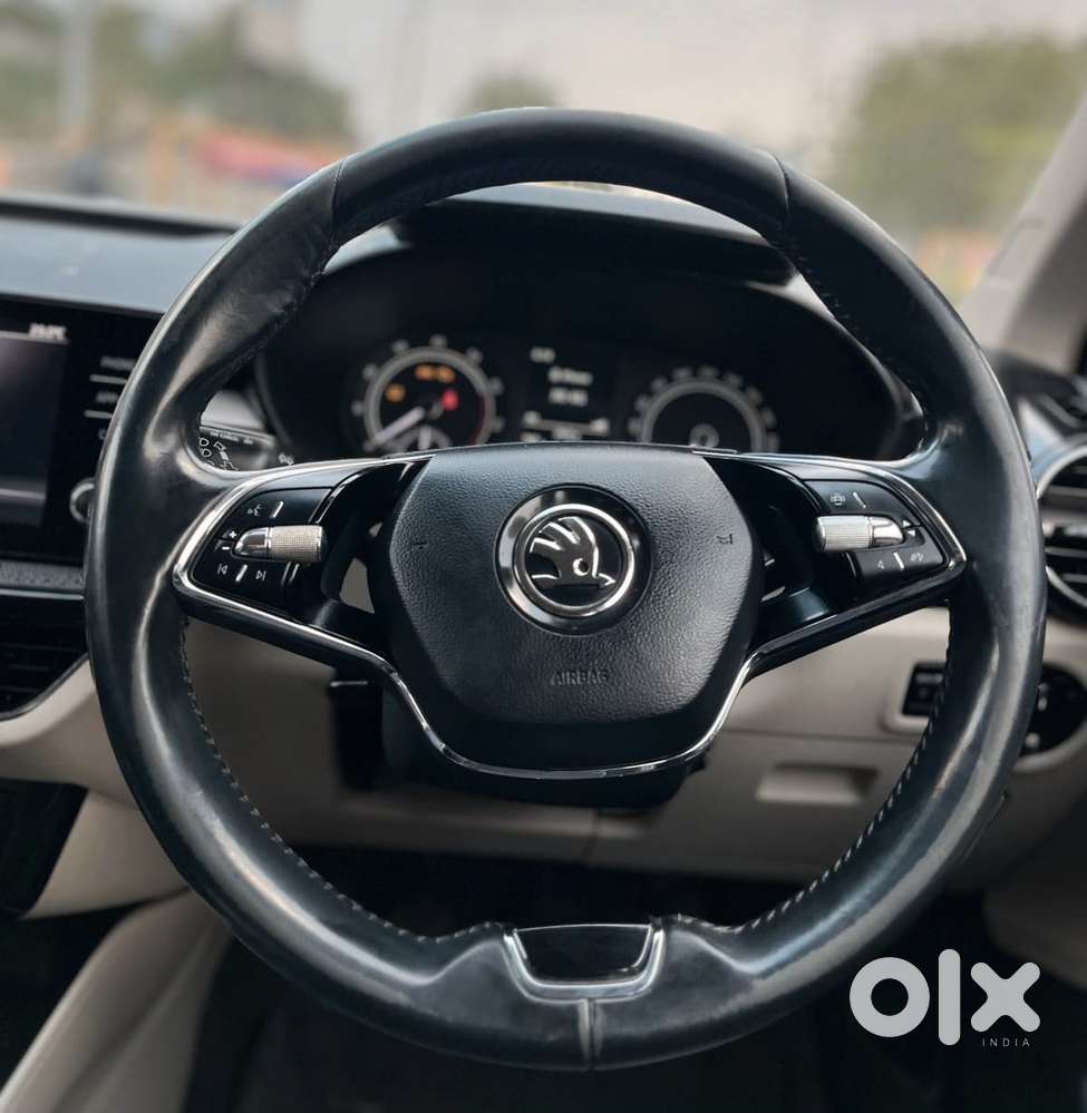 Skoda Slavia 1.0 Ambition Tsi, 2022, Petrol