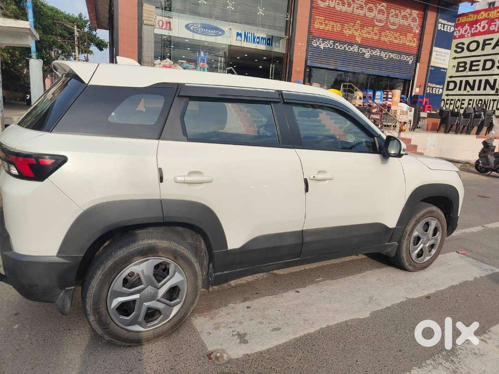 Maruti Brezza - Cng Cum Petrol  (lxi)- 2023
