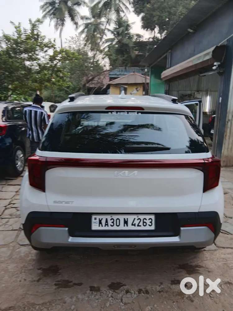 Kia Sonet Petrol