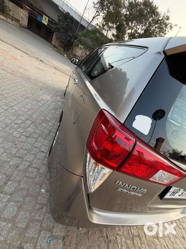 Toyota Innova Crysta 2.8 Zx At 7 Seater, 2016, Diesel