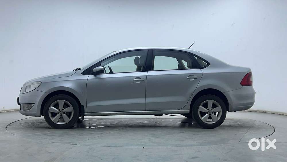 Skoda Rapid 1.6 Mpi Ambition, 2015, Petrol