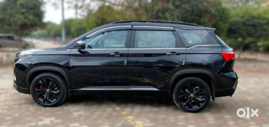 Mg Hector Plus Sharp Pro Blackstorm 1.5 Turbo Petrol Cvt 7 Str, 2024..