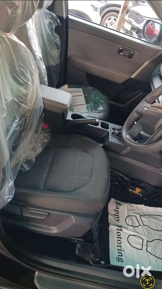 Kia New Seltos Petrol With Accesories Worth 50000