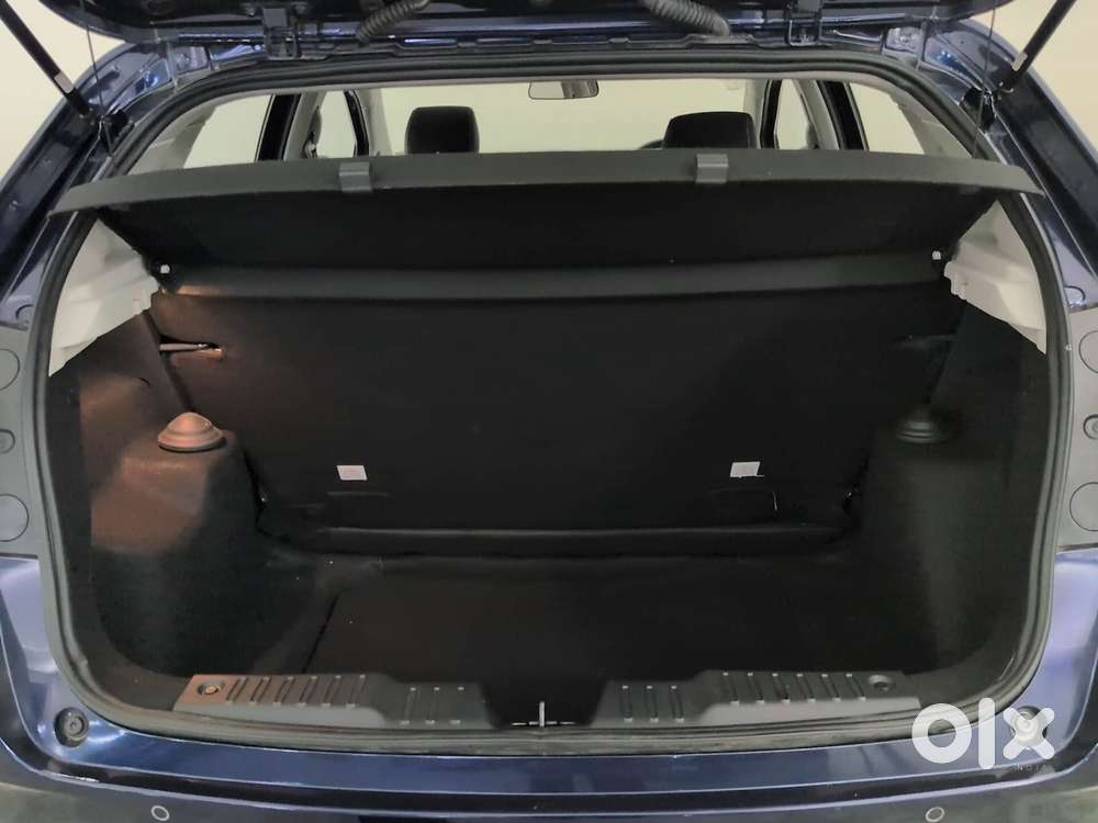 Tata Altroz Xza Petrol, 2025, Petrol
