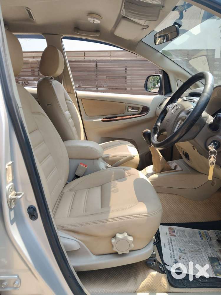 Toyota Innova 2.5 Vx 8 Seater Bs Iv, 2012, Diesel