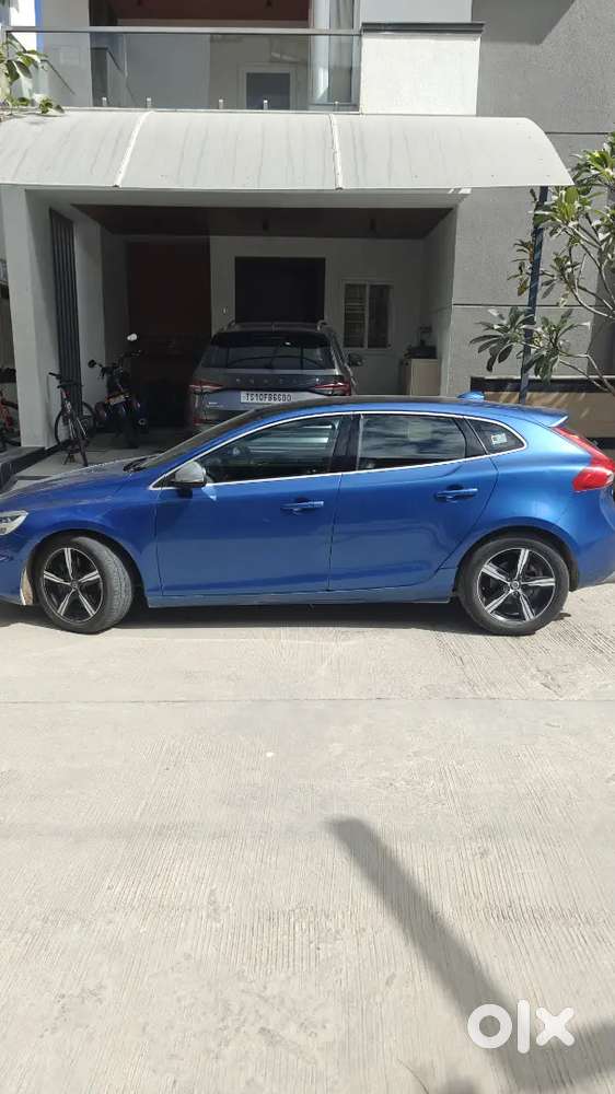 Volvo V40 2018 Diesel Well Maintained , 76000 Km Driven , 2 Nd Owner