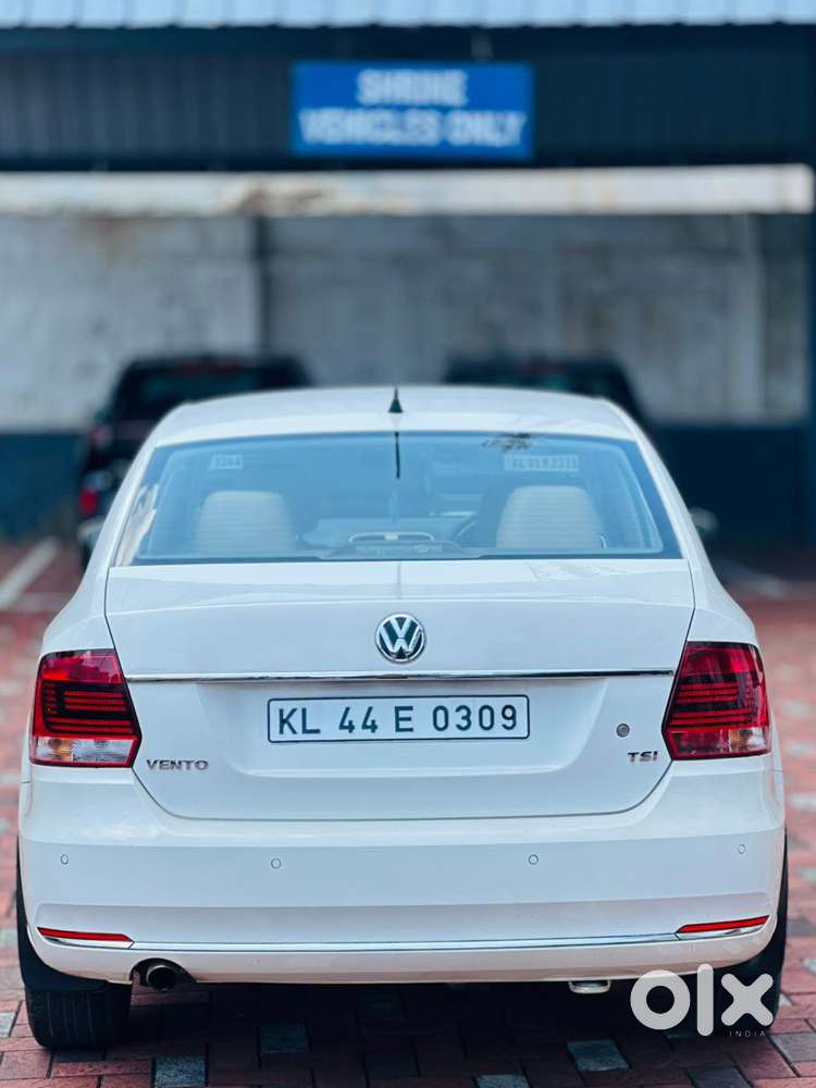 Volkswagen Vento 1.2 Tsi Highline Plus At, 2016, Petrol