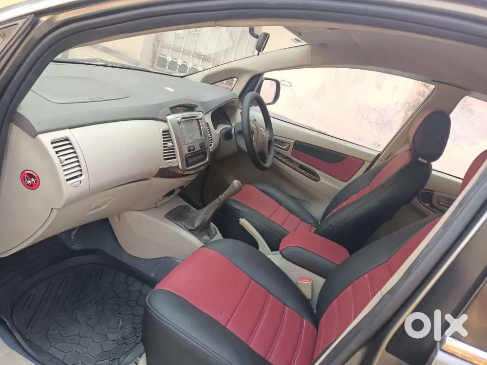 Toyota Innova 2012
