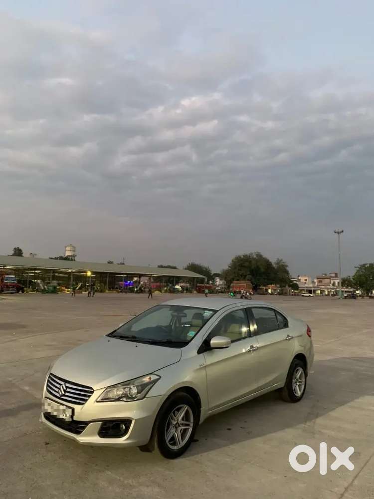 Time Pass Wale Door Rehan Next To Showroom Car