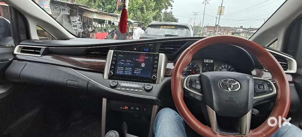 Toyota Innova Crysta 2.4 V 8 2022