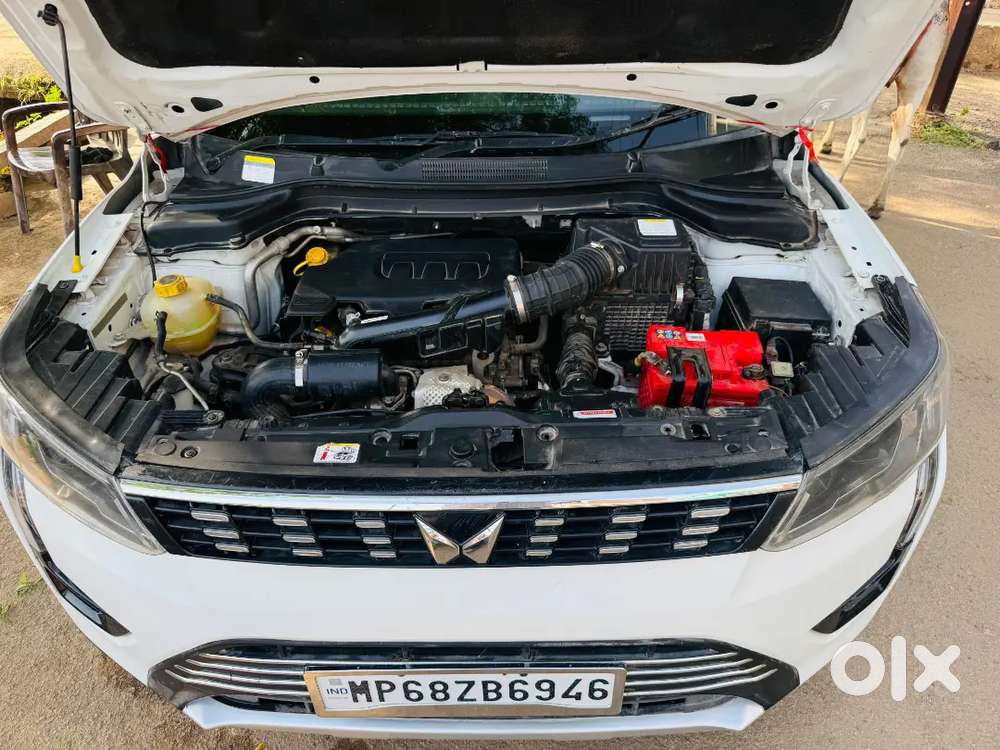 Mahindra Xuv300 W8 2023 Petrol Well Maintained