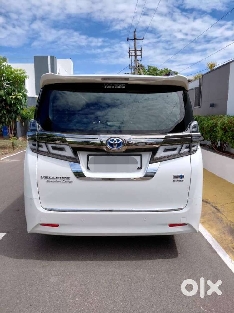 Toyota Vellfire 2.5 Executive Lounge, 2022, Petrol