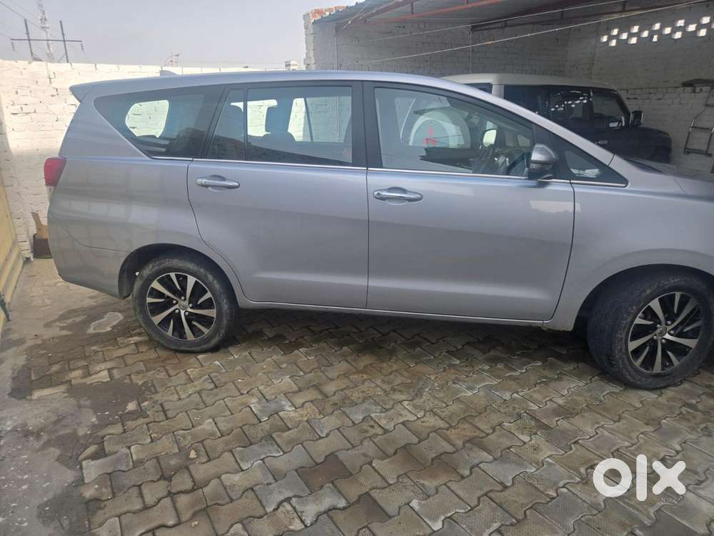 Toyota Innova Crysta 2024