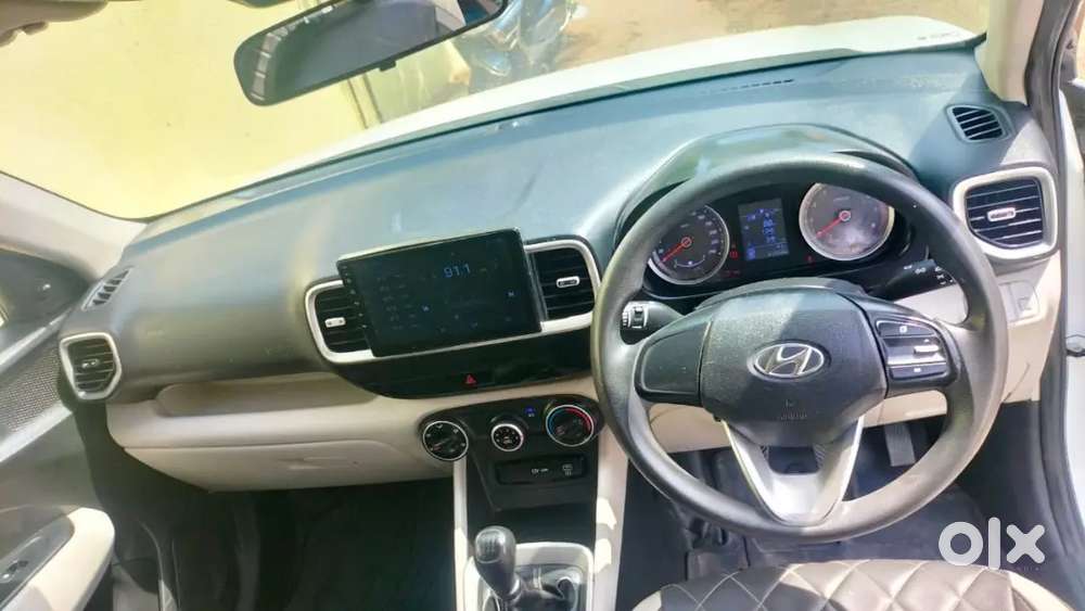 Hyundai Venue 2022 Petrol 51000 Km Driven