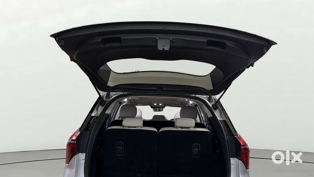 Mahindra Xuv700 2.0 Ax 7 Petrol At Luxury Pack Str, 2022, Petrol