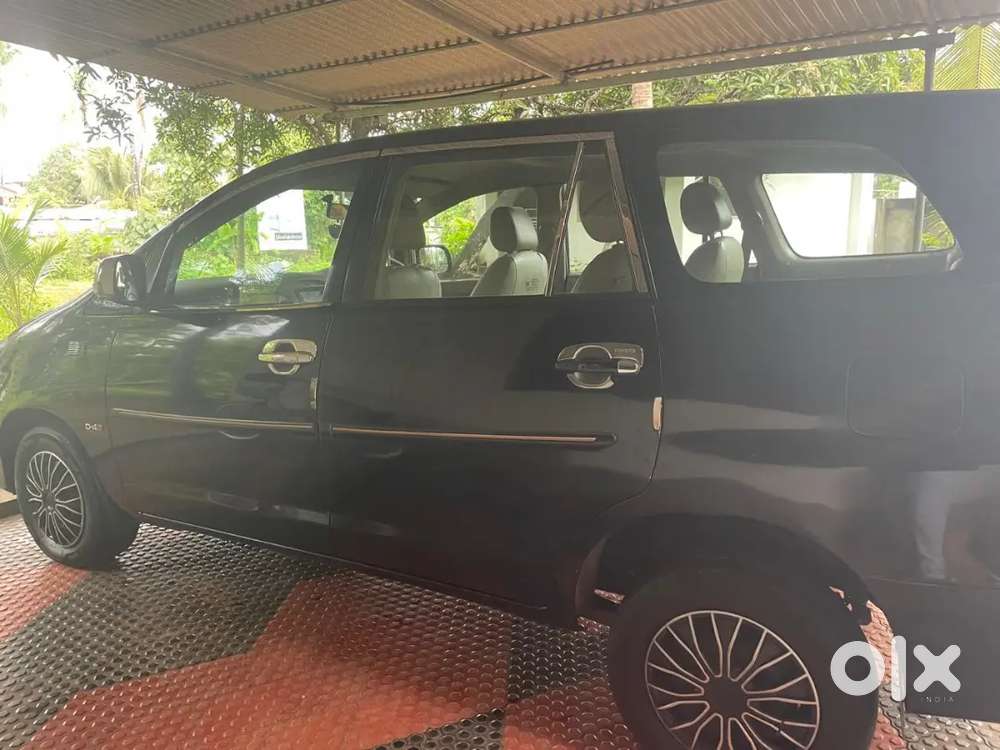 Toyota Innova 2011