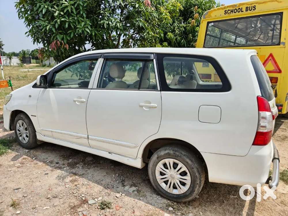 Toyota Innova 2014 Diesel 144000 Km Driven