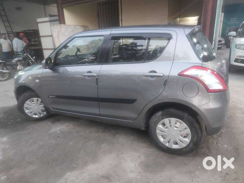 Maruti Suzuki Swift Lxi Optional-o, 2017, Petrol