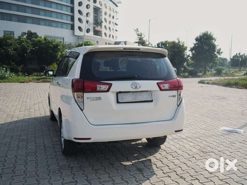 Toyota Innova Crysta 2.4 Gx Mt, 2017, Diesel