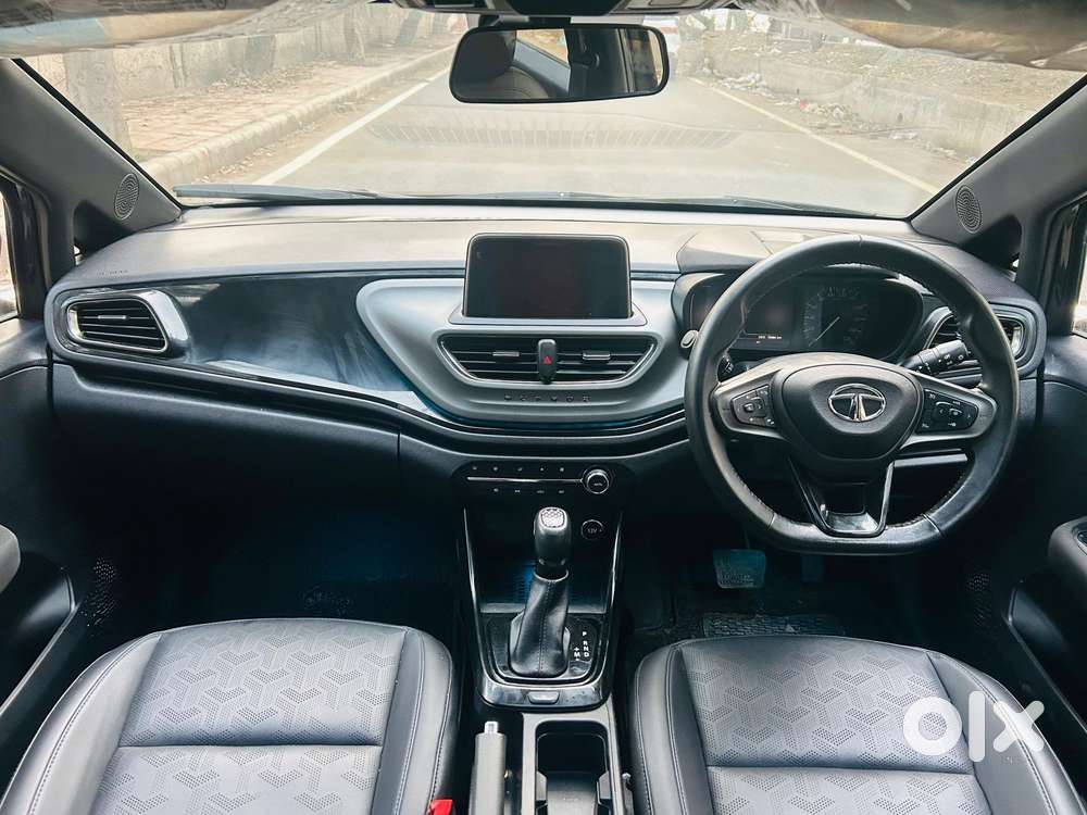 Tata Altroz 1.2 Xza Plus Dark Edition Dct, 2023, Petrol