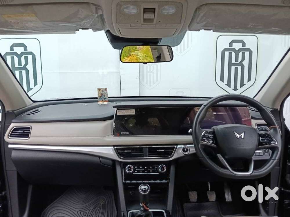 Mahindra Xuv700 2.2 Ax 7 Diesel Mt Luxury Pack Str, 2025, Diesel