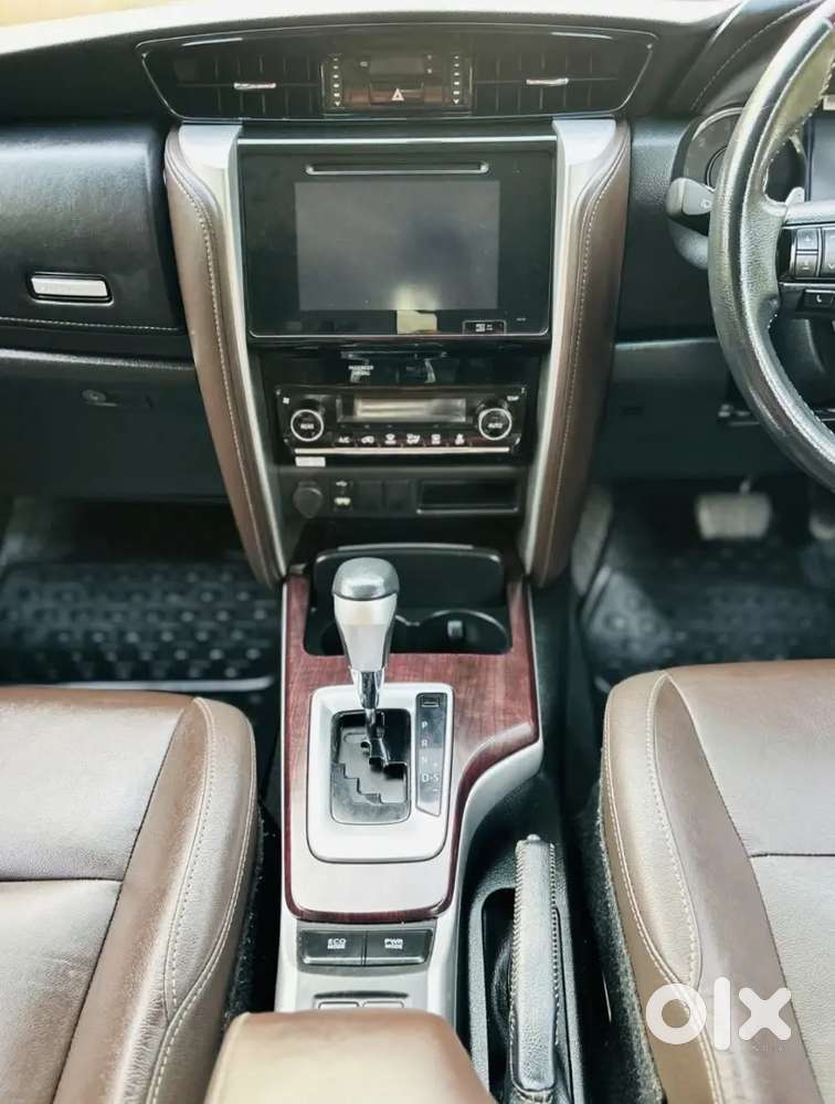Toyota Fortuner Legender