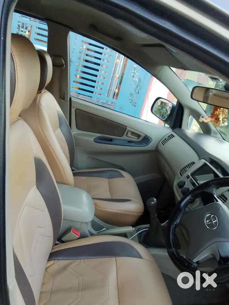 Toyota Innova 2012 Diesel 260000 Km Driven