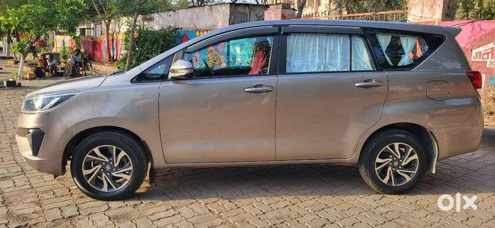 Toyota Innova Crysta 2.4 G Mt 7 Str, 2022, Diesel