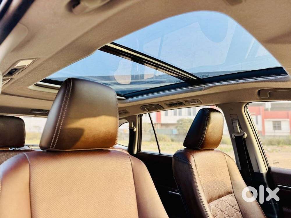 Toyota Innova Hycross 2.0 Zx (o) Hybrid 7 Str, 2024, Petrol