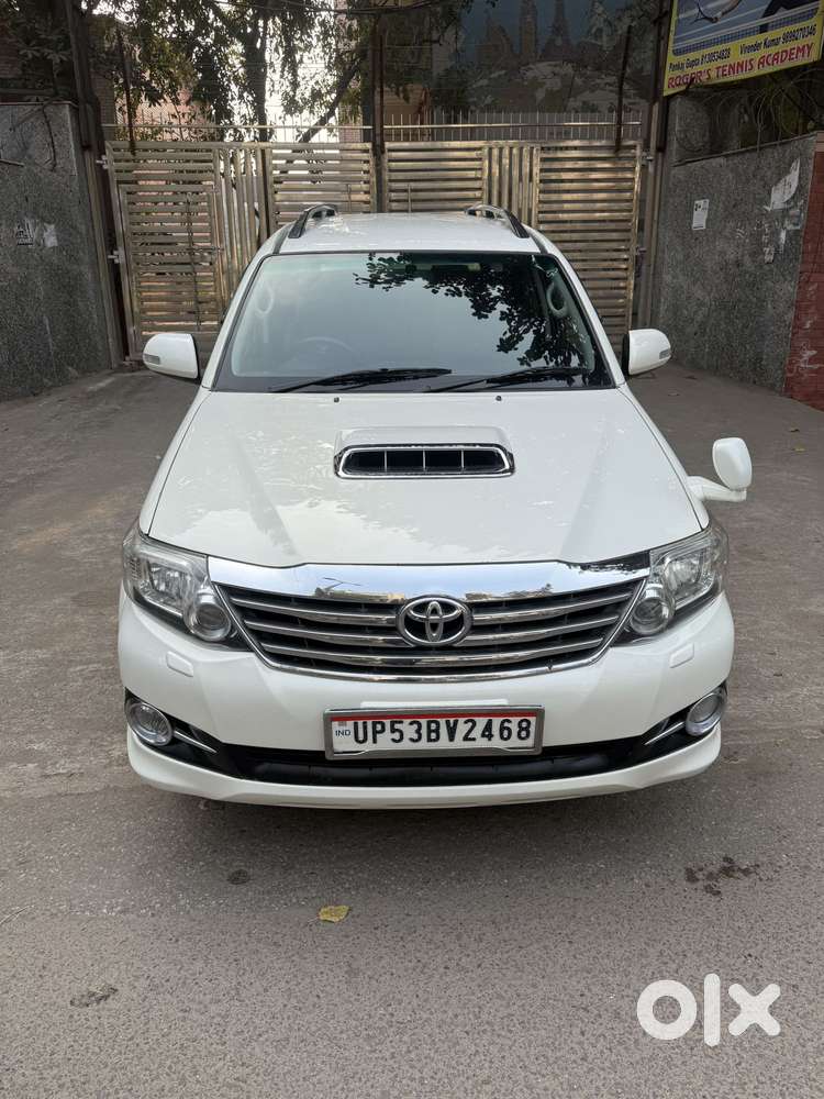 Toyota Fortuner 4x4 Manual Limited Edition, 2015, Diesel