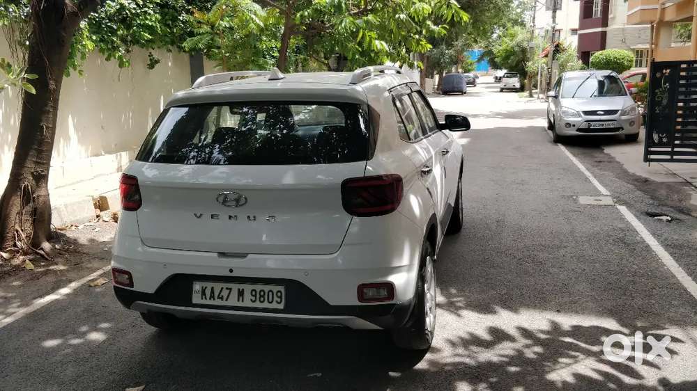 Hyundai Venue Petrol Manual 2021