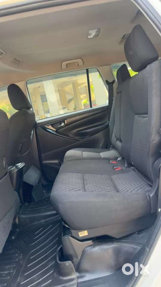 Toyota Innova Crysta [2020-ongoing] 2.4 Gx 8 Str, 2022, Diesel