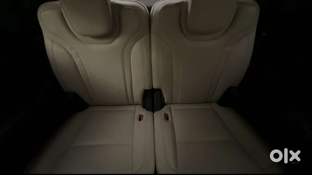 Mahindra Xuv700 Ax7l 6 Str At, 2024, Petrol