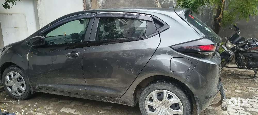 Tata Altroz Xm Plus 2025