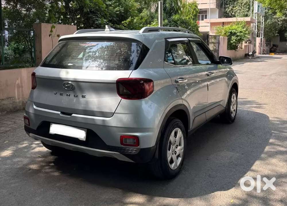 Hyundai Venue 1.2 S (o), 2022, Petrol