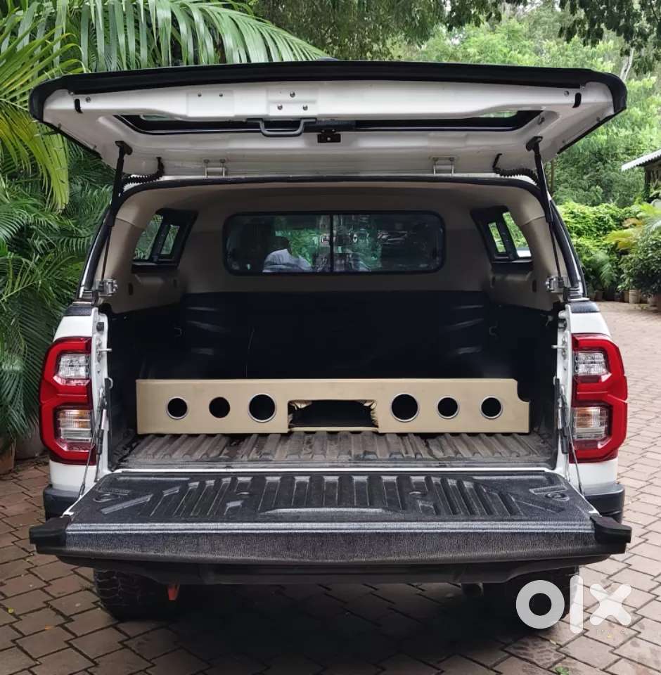 Toyota Hilux 2.8 High 4x4 Mt, 2023, Diesel