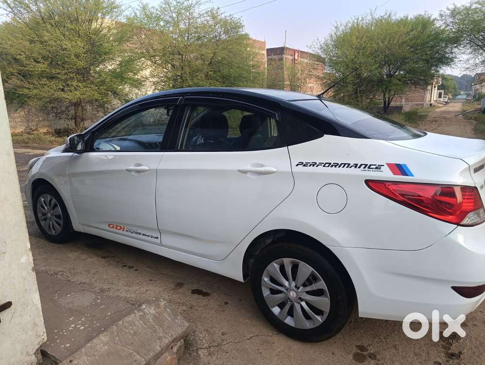 Hyundai Verna Crdi Vgt Sx 1.5, 2014, Diesel