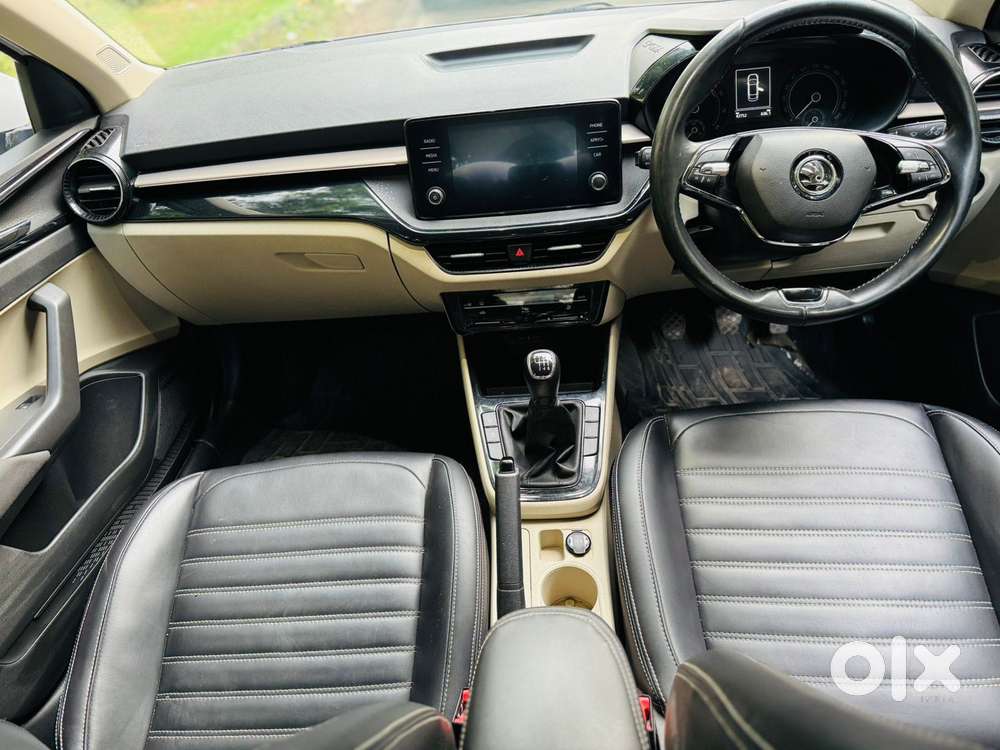 Skoda Slavia 1.0 Ambition Tsi, 2023, Petrol