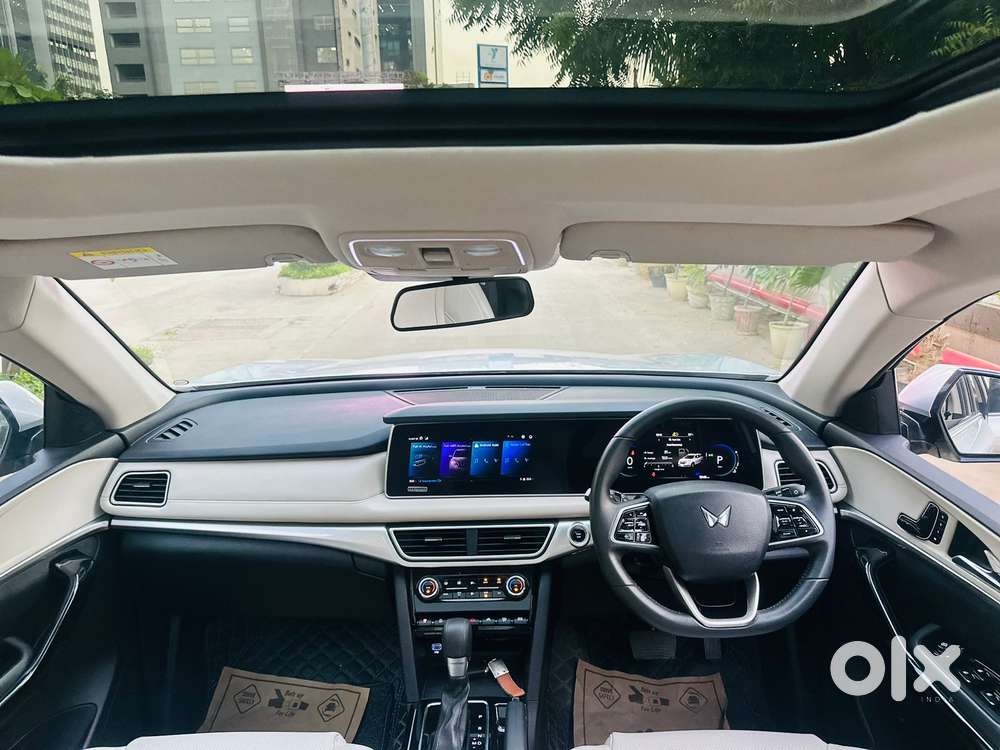 Mahindra Xuv700 2.2 Ax 7 Diesel At Str, 2024, Diesel