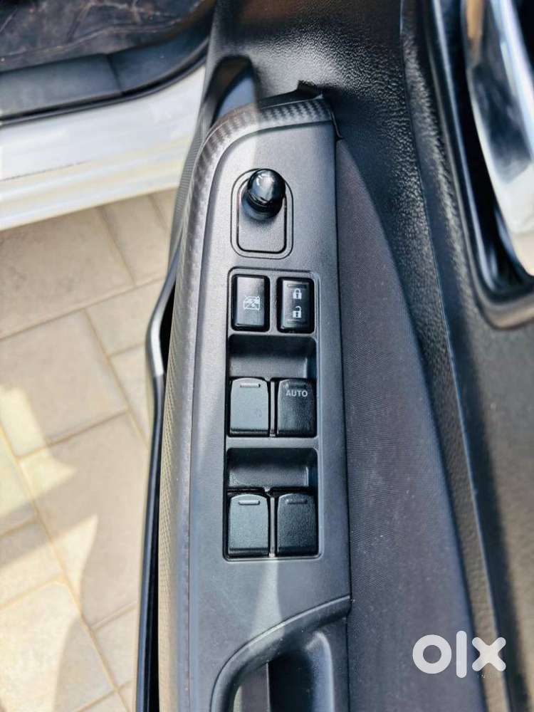 Maruti Suzuki Swift 1.2 Vxi (o), 2021, Petrol