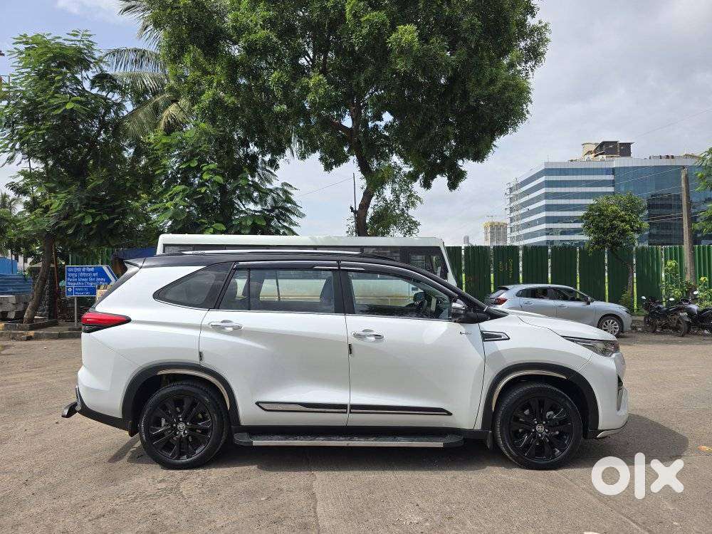 Toyota Innova Hycross 2.0 Zx (o) Hybrid 7 Str, 2025, Petrol