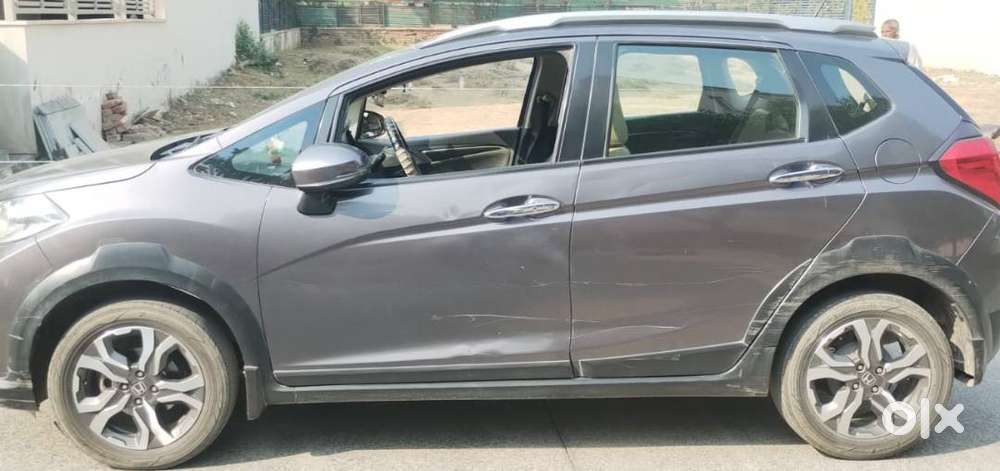 Honda Wrv With Sunroof Diesel 2017 Model First Owner Self Driven