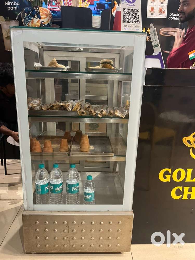 Large Glass Display Showcase – Commercial / Bakery / Tea Shop