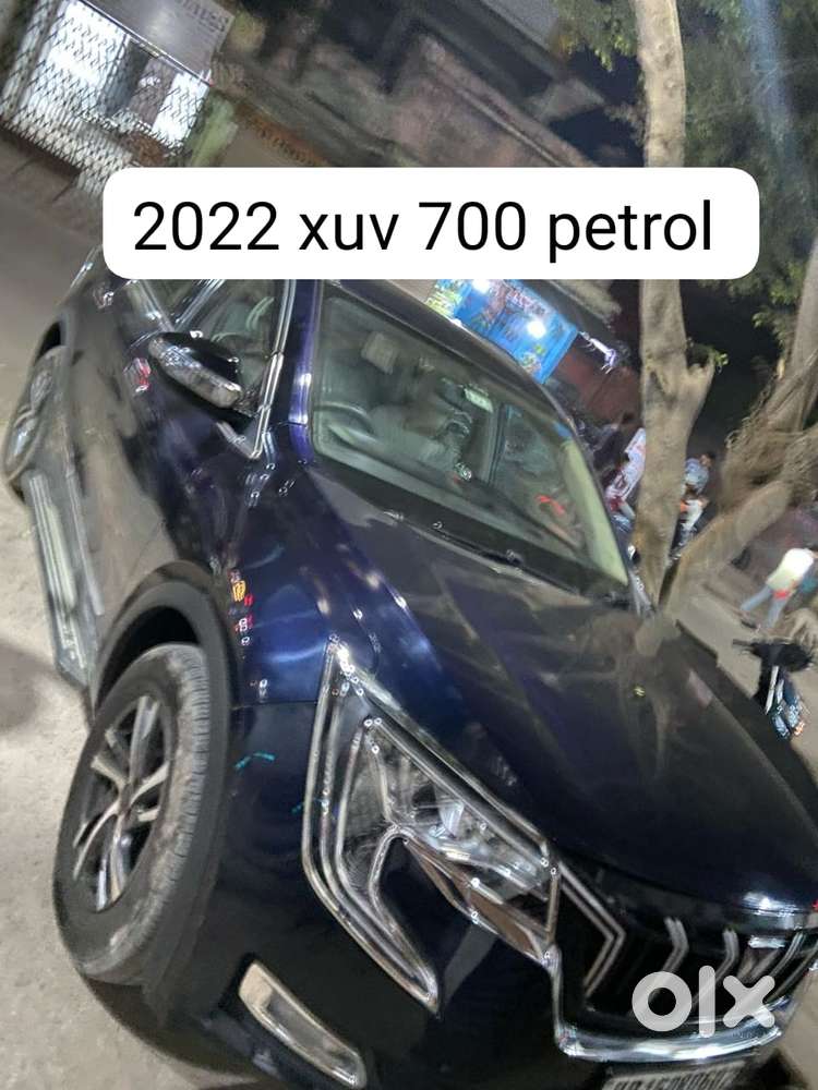 Mahindra Xuv700 2.0 Ax 5 Petrol Mt 7 Str, 2022, Petrol