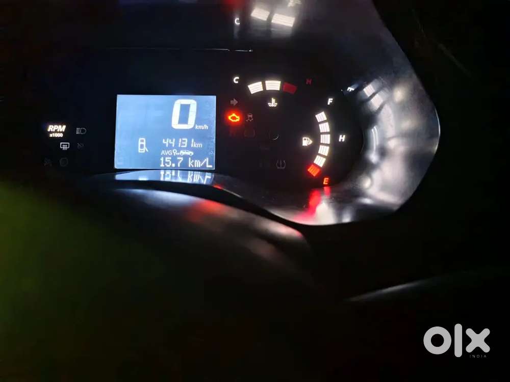 Ekadam Acchi Kar Hai Koi Kami Nhi H