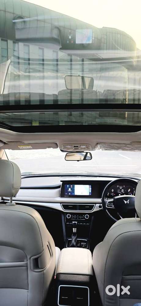 Mahindra Xuv700 2.2 Ax 7 Diesel At Luxury Pack Str Awd, 2022, Diesel