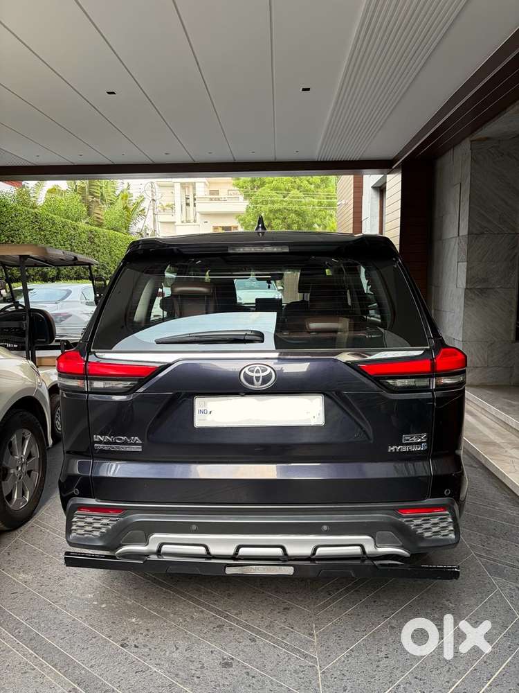 Toyota Innova Hycross Hybrid 2024 Year