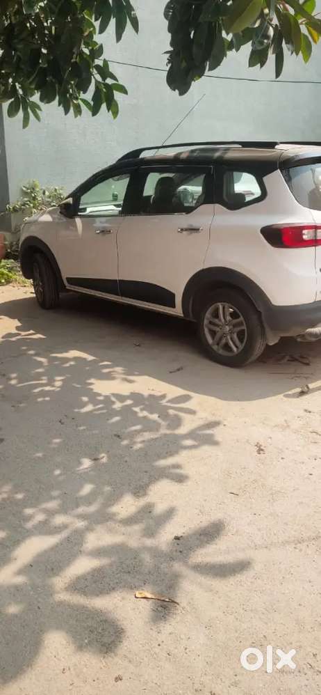 Renault Triber Rxz Petrol Manual 2023 Dual Tone Brand New Condition